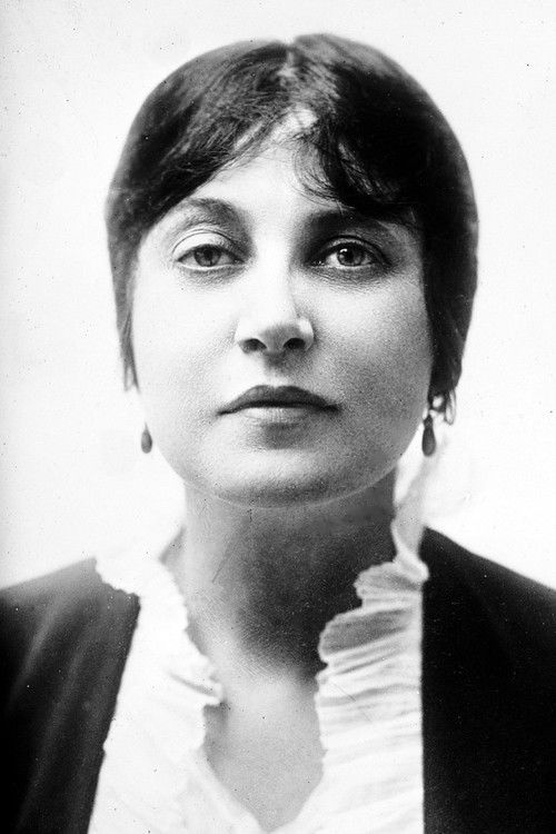 Photo of Georgia Caine