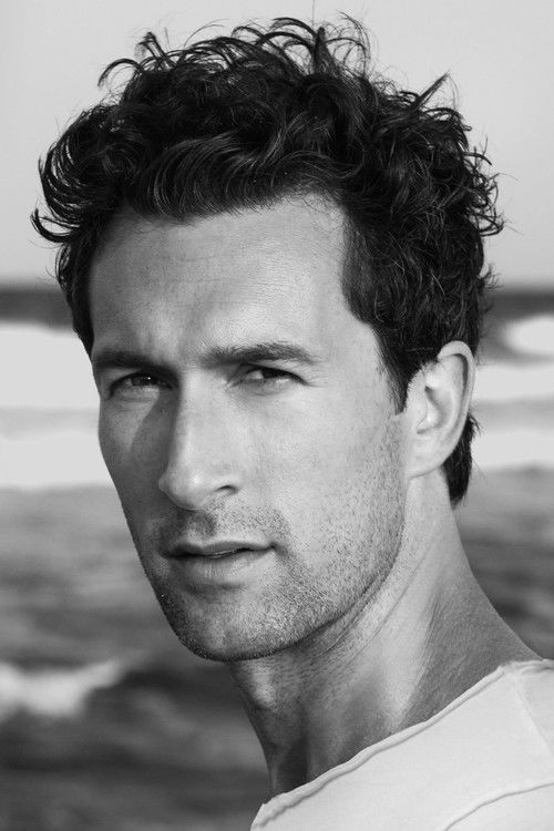 Photo of Aaron Lazar