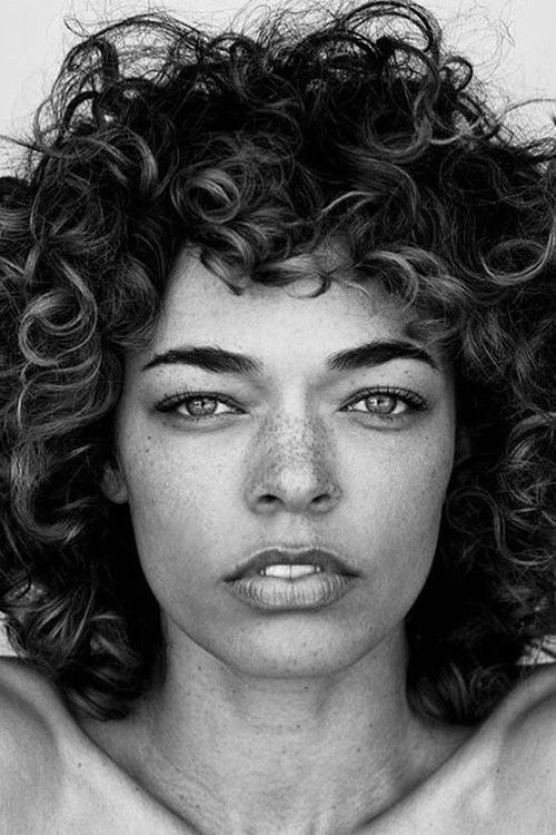 Photo of Kari Calhoun