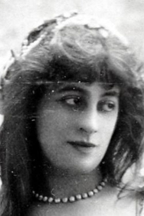 Photo of Suzanne Munte