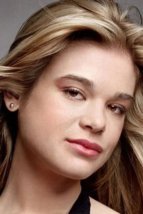 Photo of Ellen Muth