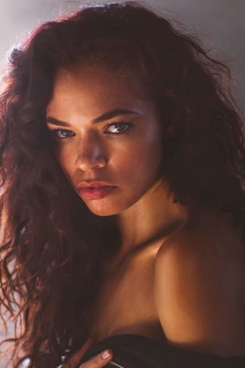 Photo of Kari Calhoun