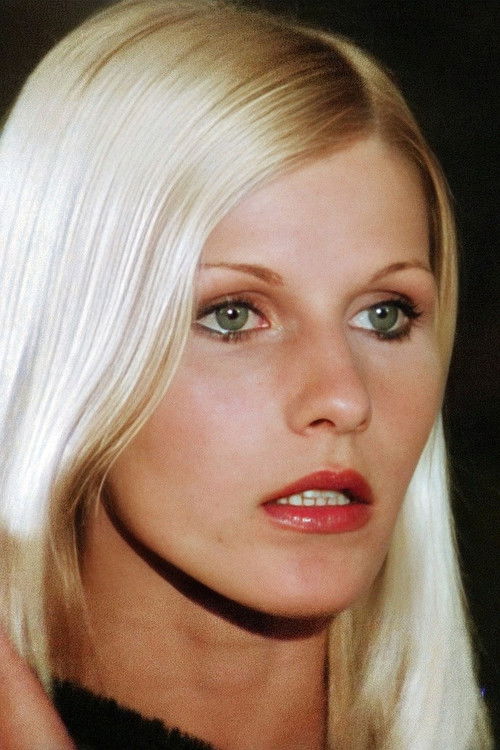 Photo of Caroline Laurence