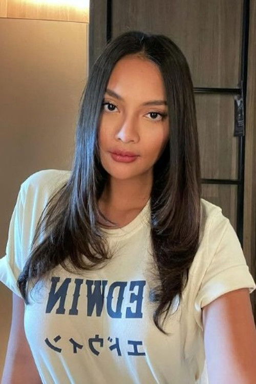 Photo of Erika Carlina