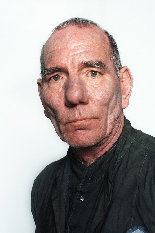 Photo of Pete Postlethwaite