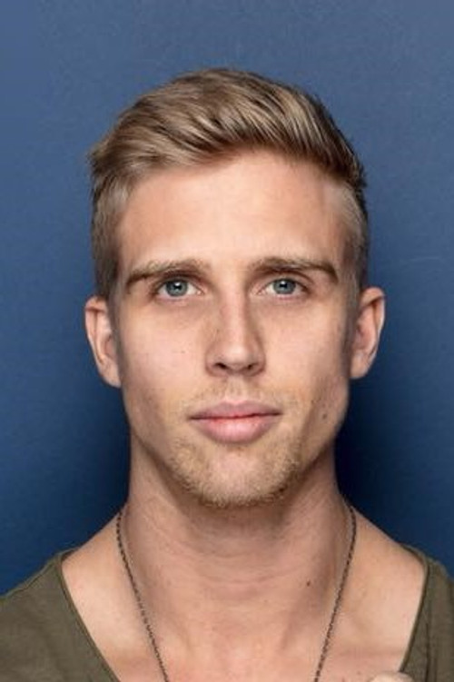 Photo of Justin Howell