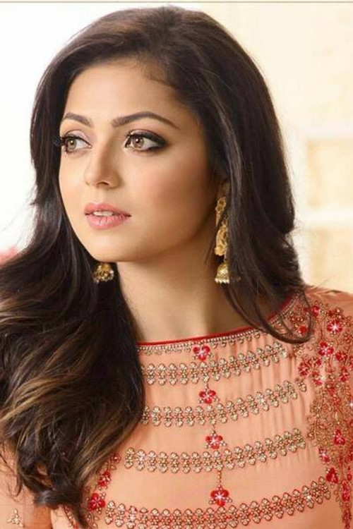 Photo of Drashti Dhami