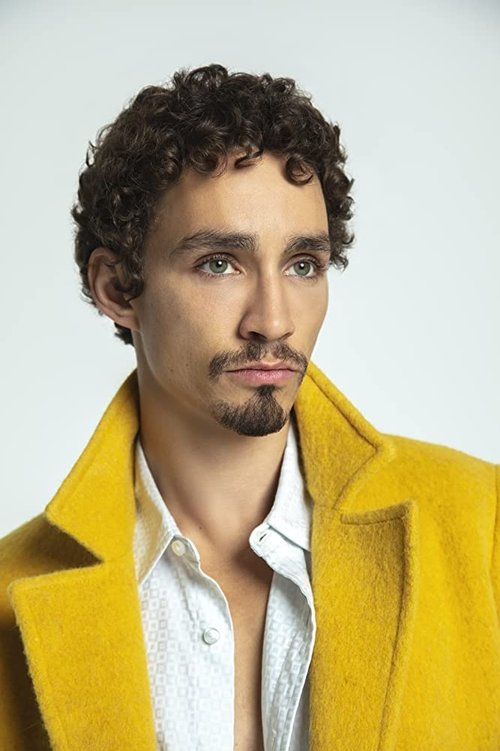 Photo of Robert Sheehan