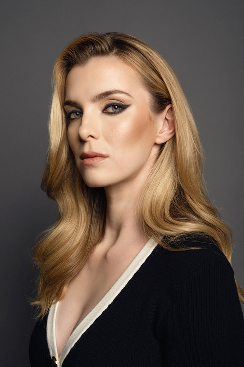 Photo of Betty Gilpin
