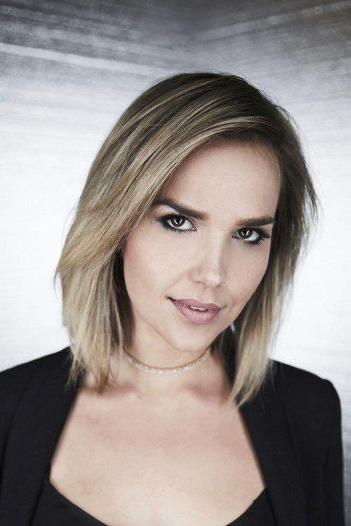 Photo of Arielle Kebbel
