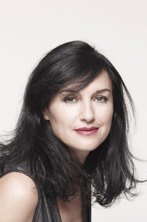 Photo of Lisa Zane