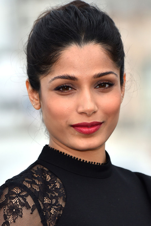 Photo of Freida Pinto
