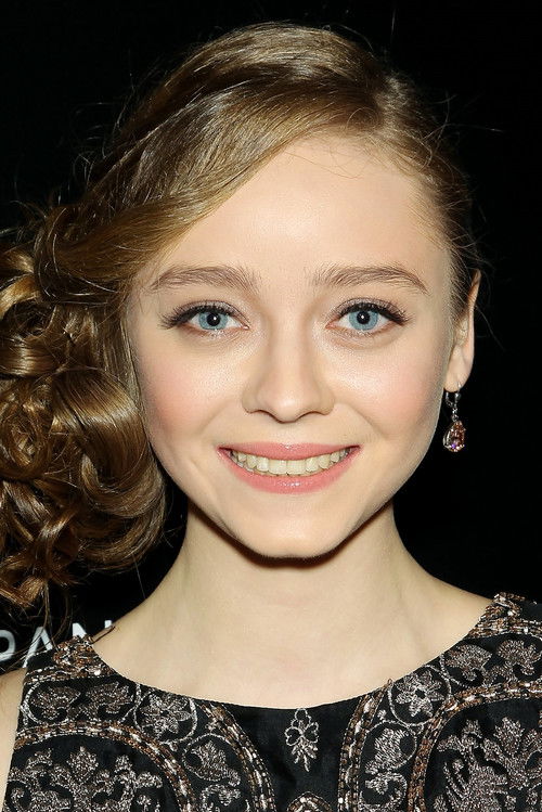 Photo of Madeleine Arthur