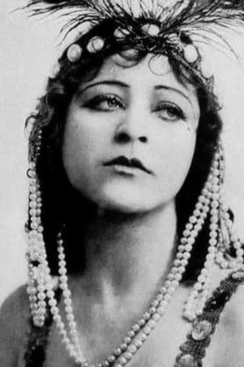 Photo of Charlotte Burton