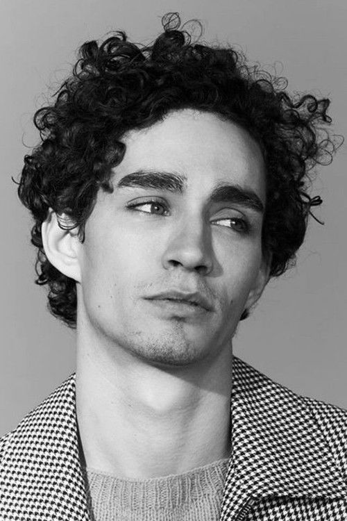 Photo of Robert Sheehan
