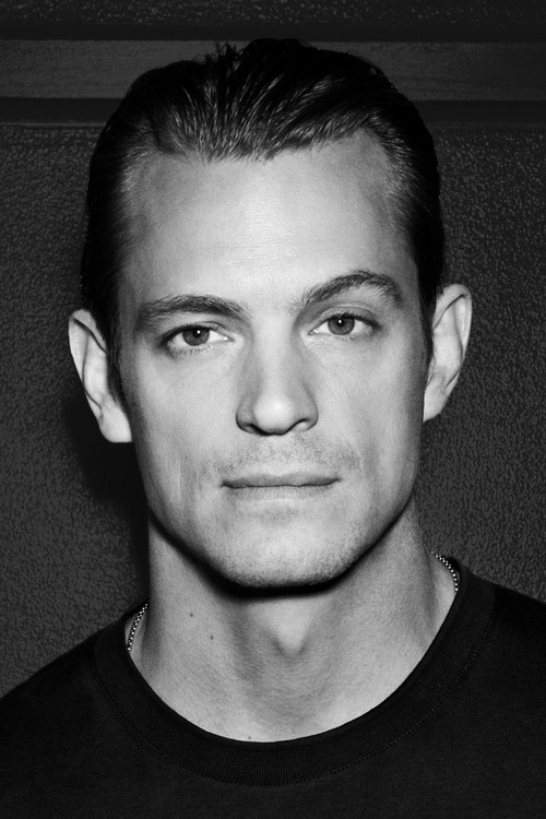 Photo of Joel Kinnaman