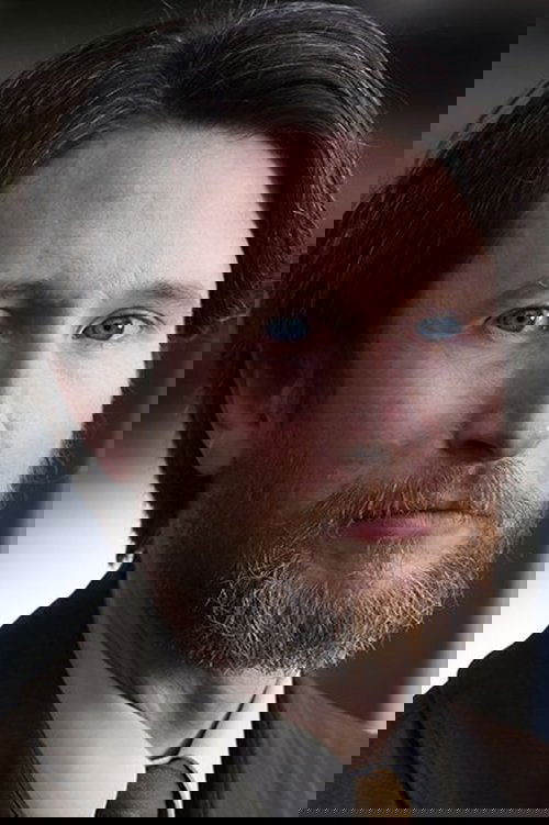 Photo of Jonathan Aris