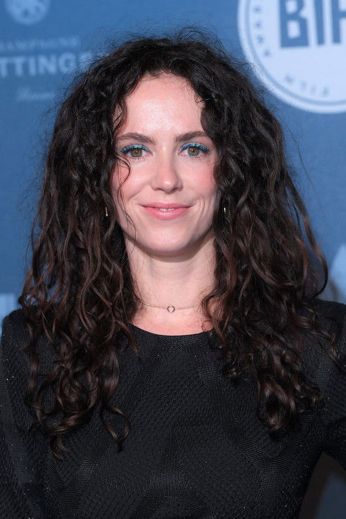 Photo of Amy Manson