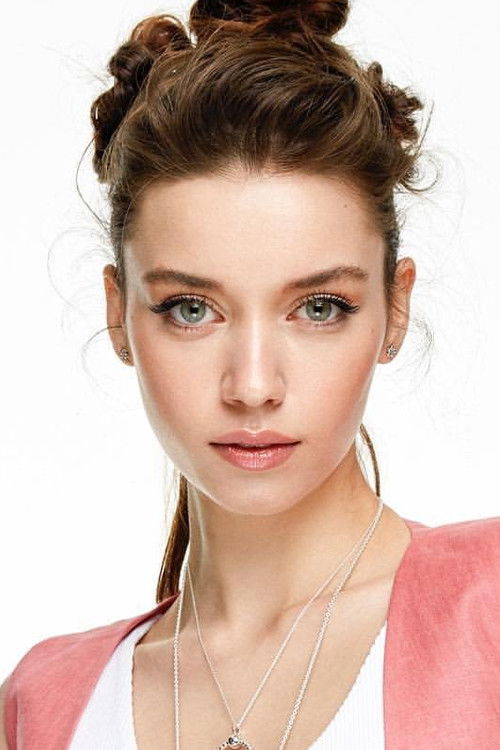 Photo of Afra Saraçoğlu