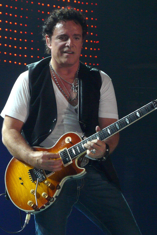 Photo of Neal Schon