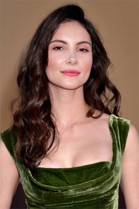 Photo of Samantha Robinson