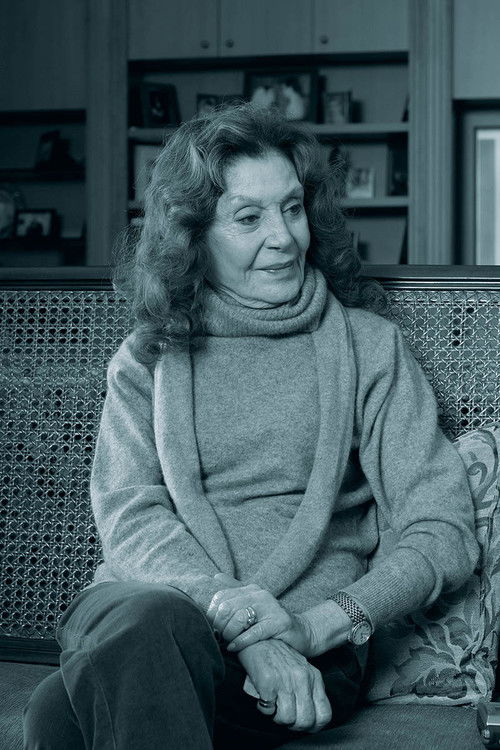 Photo of Yıldız Kenter