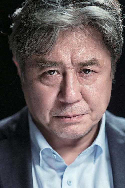 Photo of Choi Min-sik