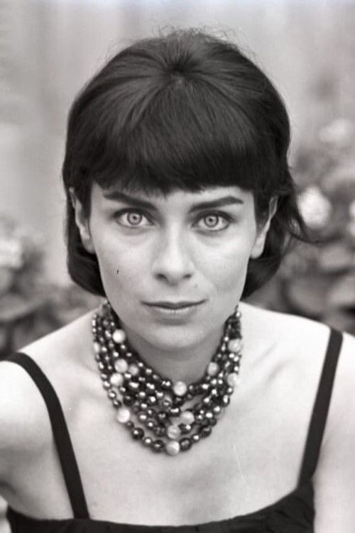 Photo of Juliette Mayniel