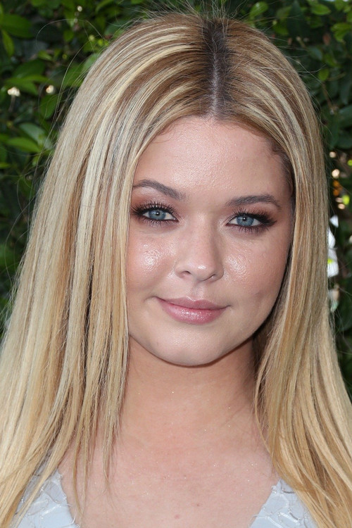Photo of Sasha Pieterse
