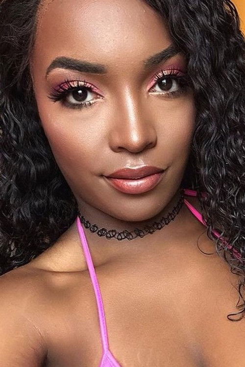 Photo of Daya Knight