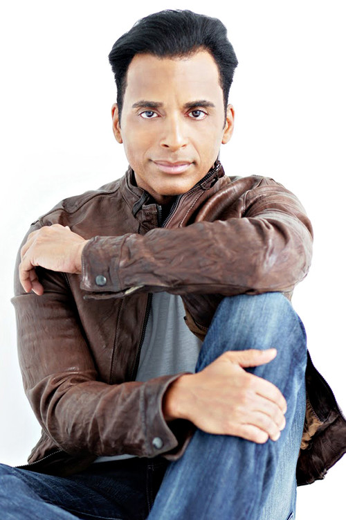 Photo of Jon Secada