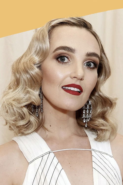 Photo of Chloe Fineman