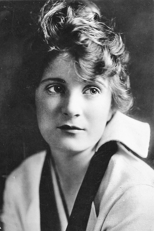 Photo of Mae Marsh