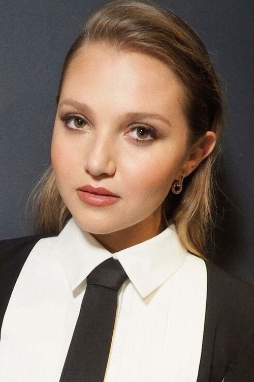 Photo of Mia McKenna-Bruce