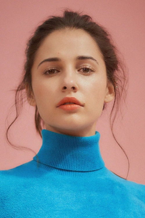 Photo of Naomi Scott