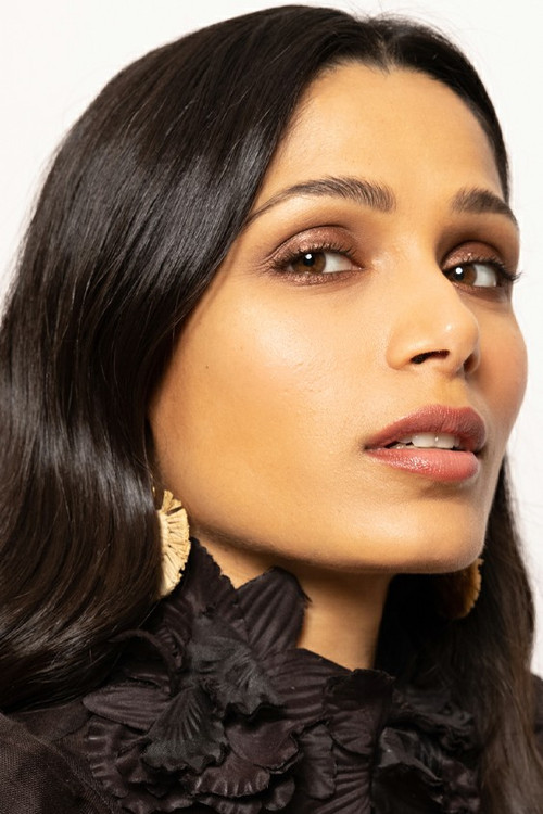Photo of Freida Pinto