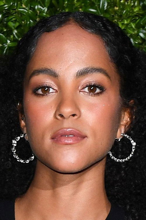 Photo of Lou Llobell