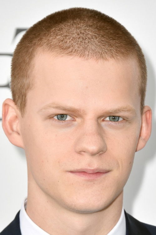 Photo of Lucas Hedges