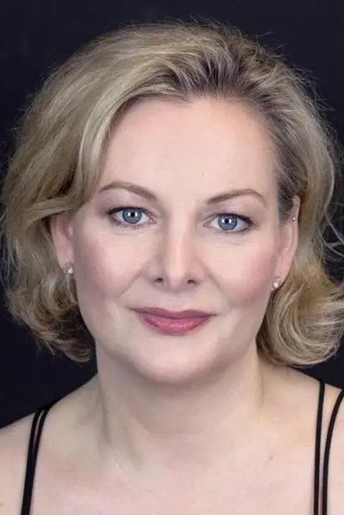 Photo of Sara Stewart