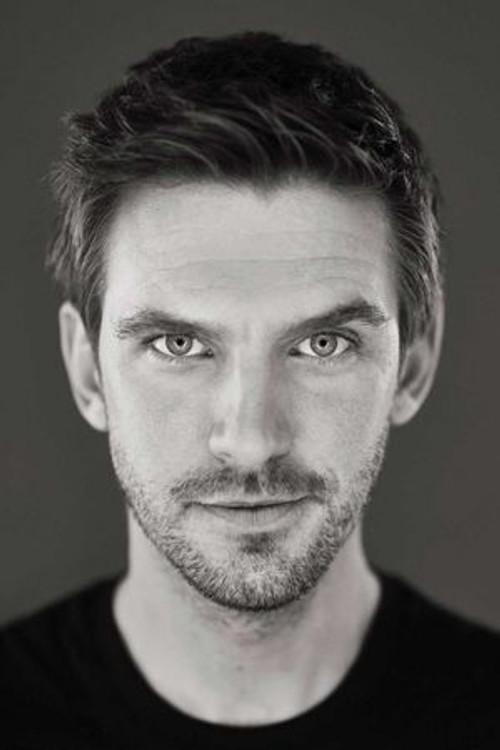 Photo of Dan Stevens