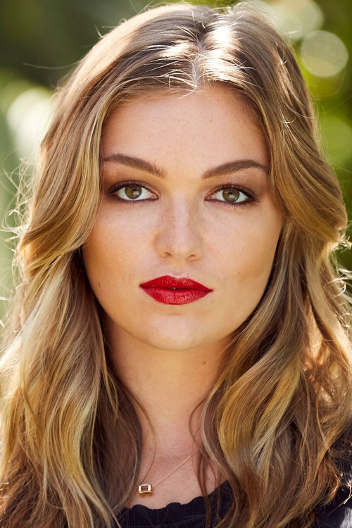 Photo of Lili Simmons