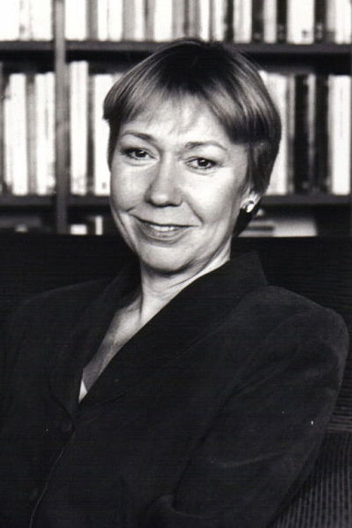 Photo of Gabrielle Lloyd