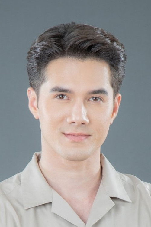 Photo of Mik Thongraya