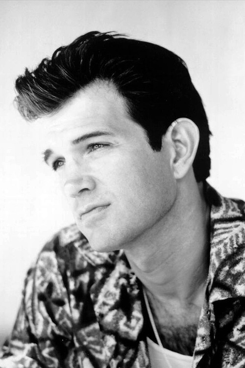 Photo of Chris Isaak