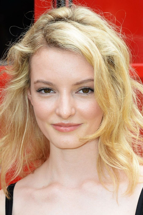 Photo of Dakota Blue Richards
