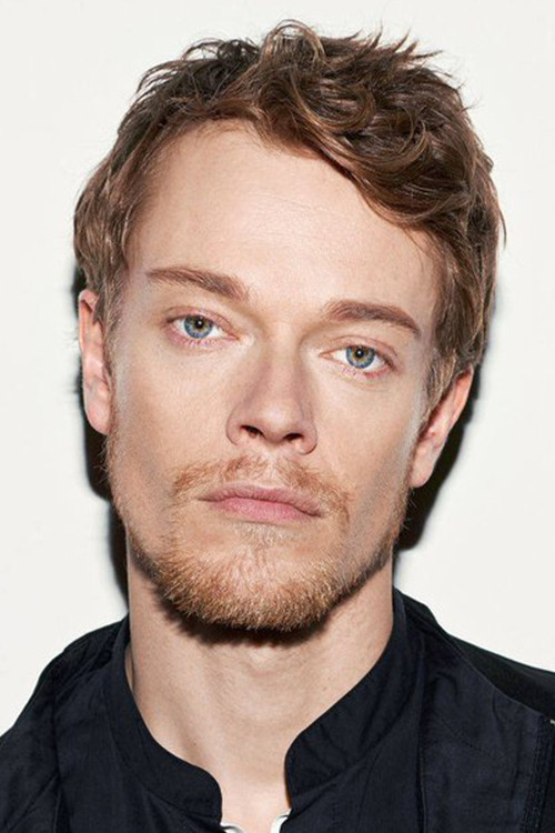 Photo of Alfie Allen