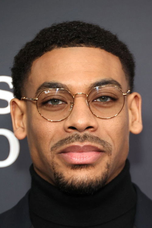 Photo of Aaron Pierre