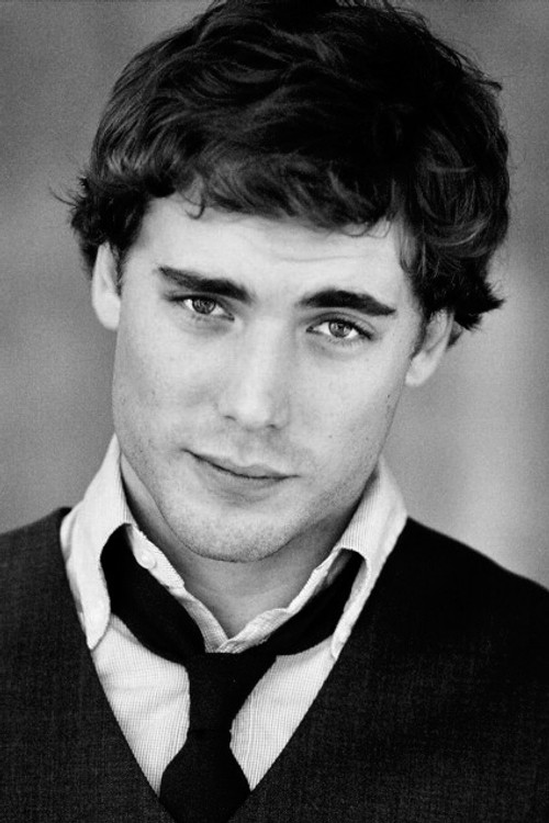 Photo of Dustin Milligan