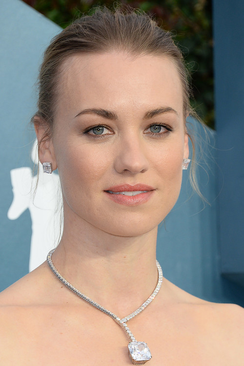 Photo of Yvonne Strahovski