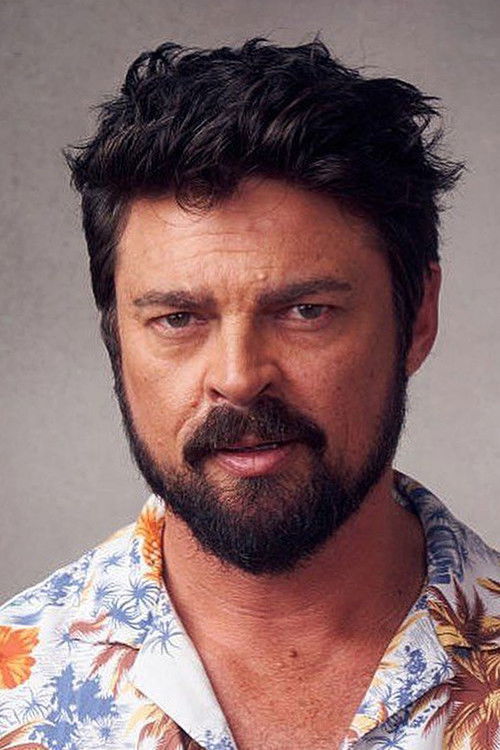 Photo of Karl Urban